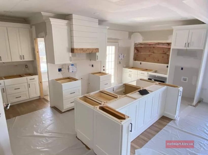 Вбудована кухня на замовлення для вашого інтер'єру