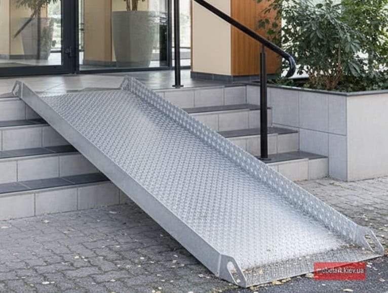 Пандус металлический откидной для колясок