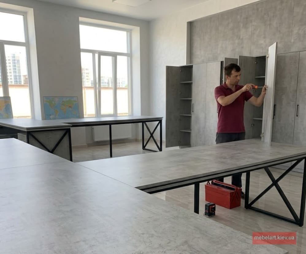 Рабочие станции на четыре человека open space