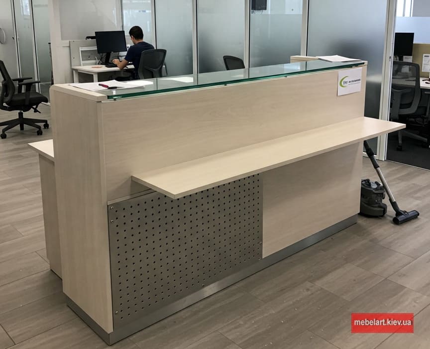 тойка администратора в клинику