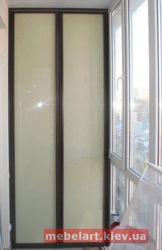 шкаф с раздвижными дверями на балкон БУча