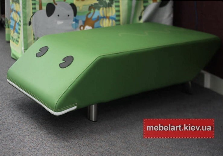дитячий диван у вигляді крокодила