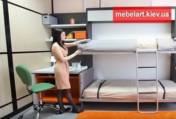 Економія місця в дитячій з відкидними ліжками Двоярусне відкидне ліжко що складається в стіну