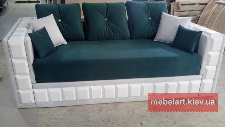 белый деревянный авторский диван