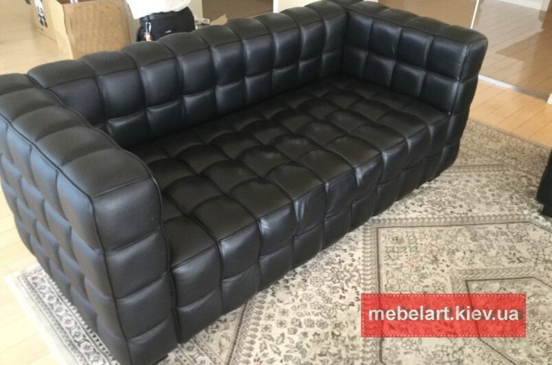 черный уникальный диван