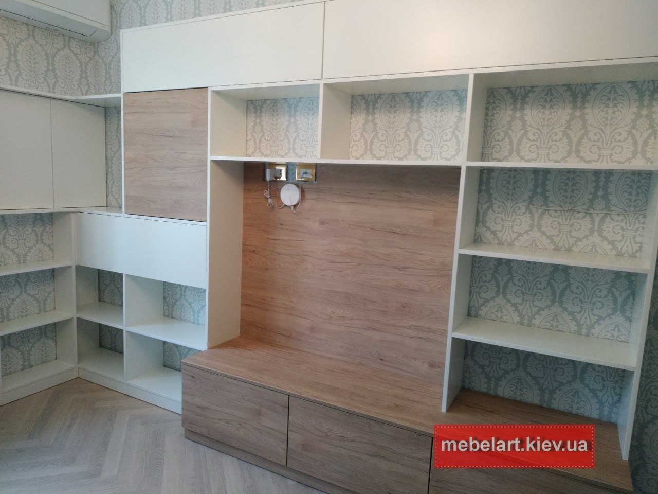 изготовление недорогой мебели для гостиной на заказ в Киеве