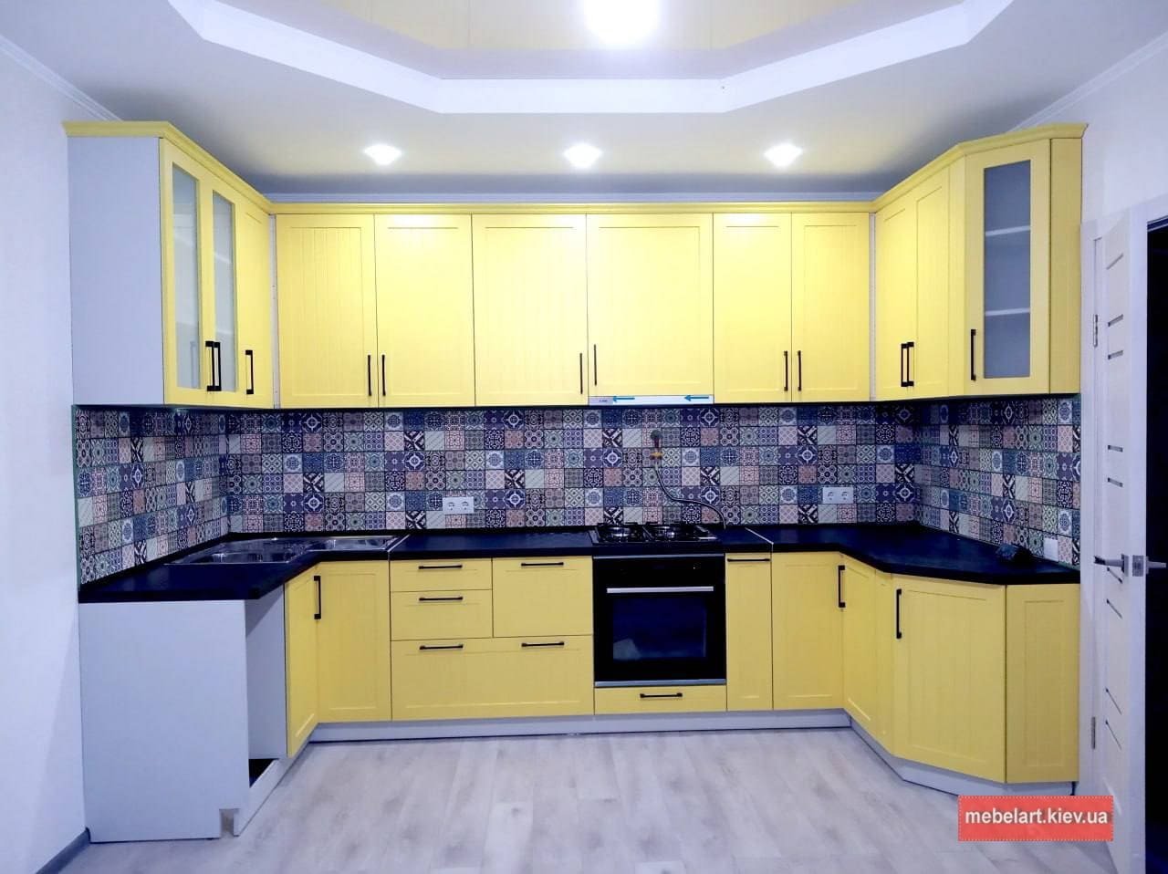 Замовити кухню-вітрину за розміром Виготовлення кухні зі скляними фасадами