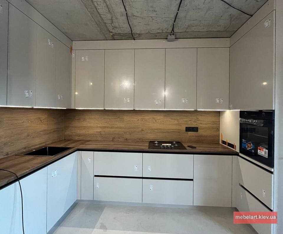 Меблі для кухні на замовлення в Києві Виготовлення неокласичної кухні на замовлення