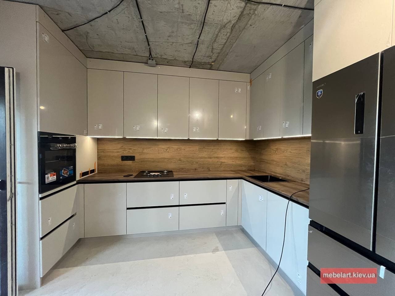 Замовити індивідуальну кухню з баром Виготовлення кухні з барною стійкою