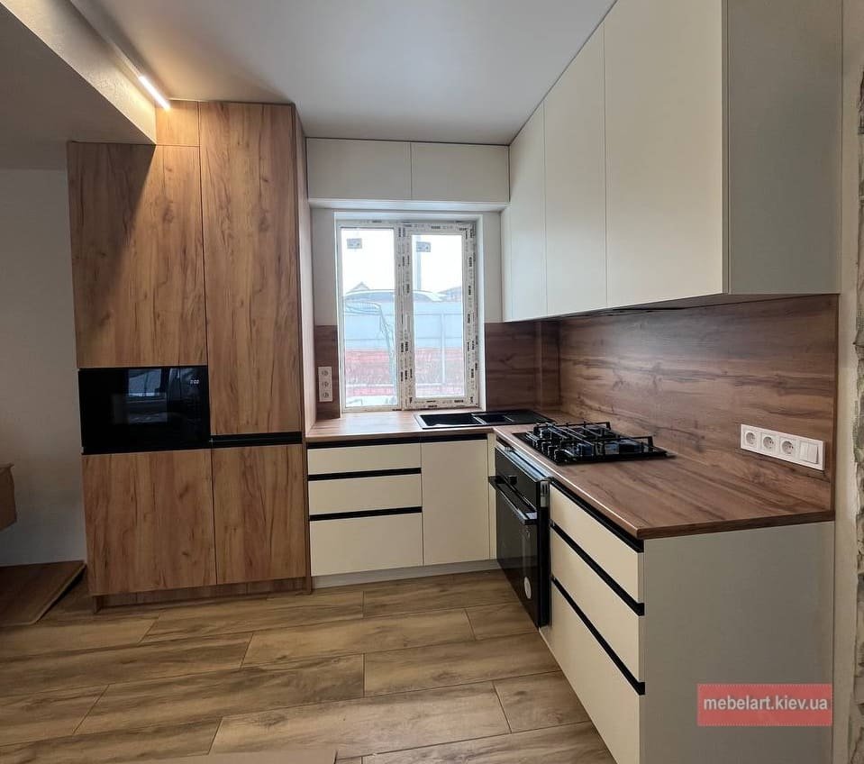 Комбіновані кухні на замовлення Виготовлення кухонь зі шпонованими вставками