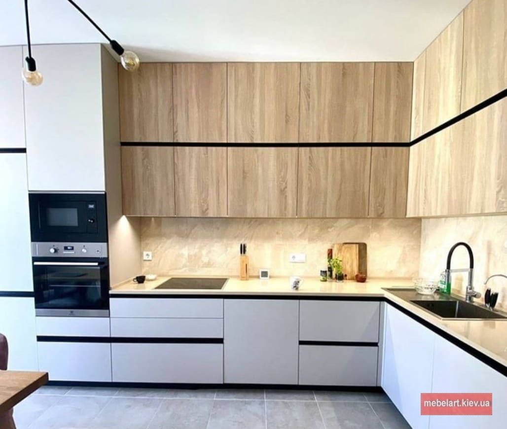 Містка кухня на замовлення за розмірами Виготовлення високих кухонних пеналів