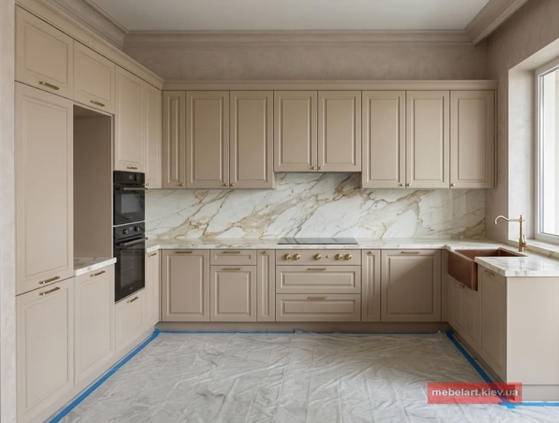 кухня зі скляними вітринами та підсвічуванням