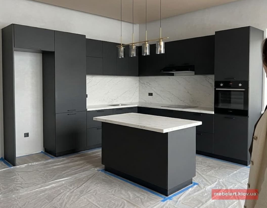 кухня лофт з цегляною стіною