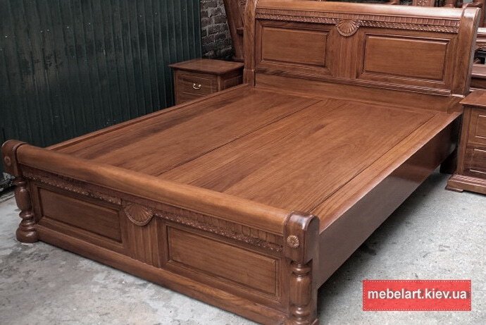 ліжко з дерев'яним узголів'ям на замовлення