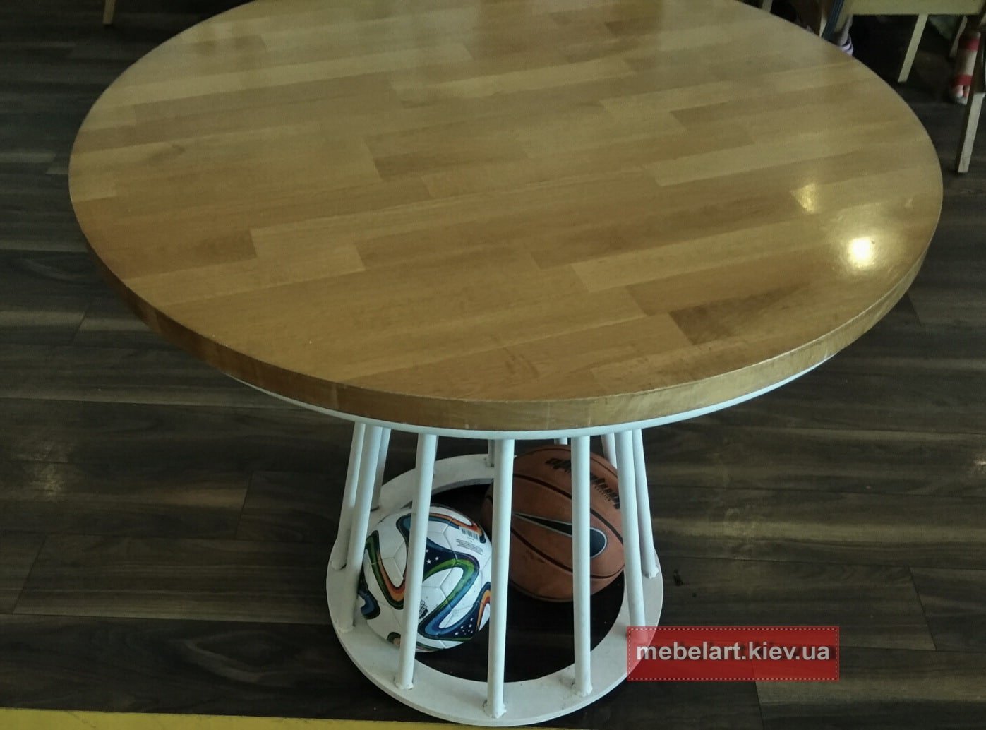 круглый деревянный стол лофт