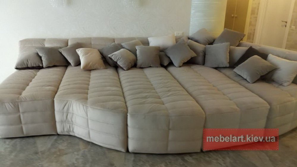 круглый модульный диван-кровать с подушками под заказ