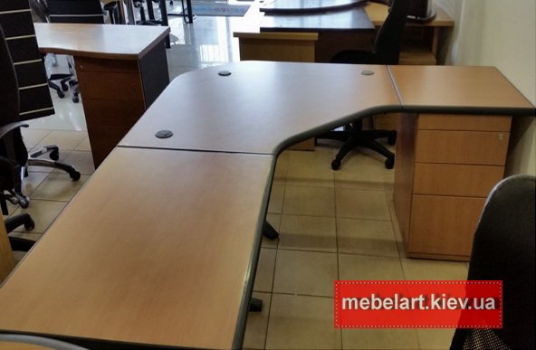 столы для офиса на заказ с перегородками