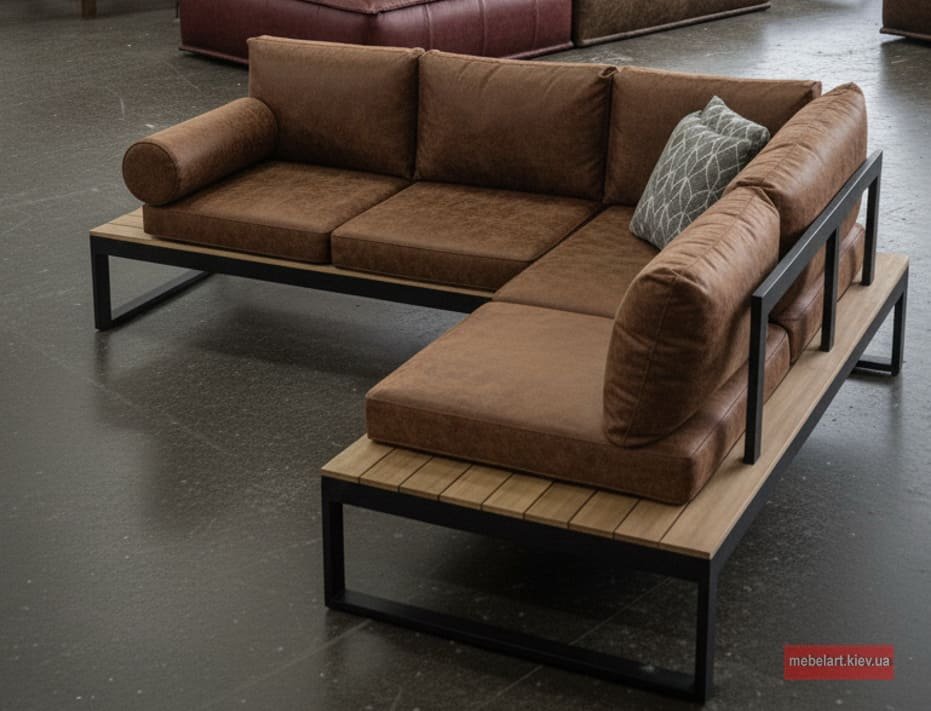 угловой диван и столик  в индустриальном стиле