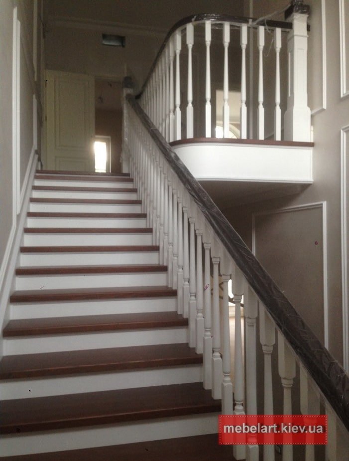 дизайнерская лестница под заказ в дом